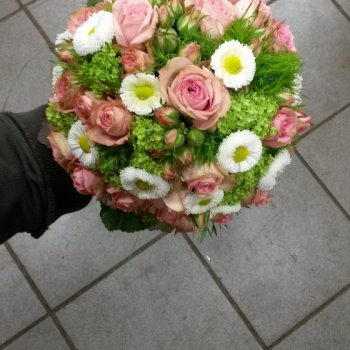 Biedermeier- Brautstrauss in rosa und weiss